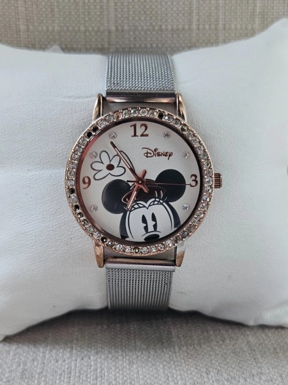 Minnie Mouse Disney Ladies Wristwatch Silver Tone Metal Mesh Strap Analog Watch - Picture 2 of 10